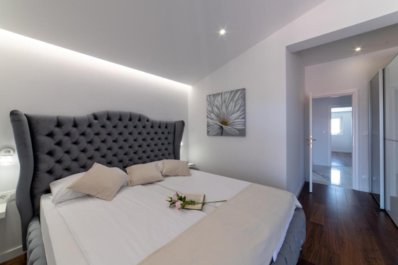 Besker Apartment Trogir Bagian luar foto