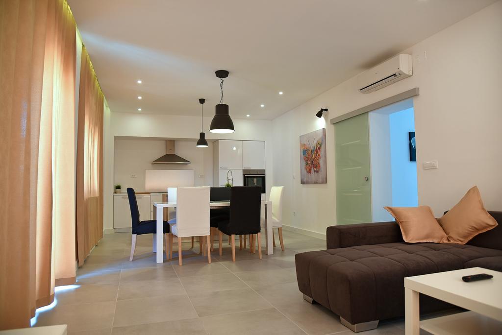 Besker Apartment Trogir Bagian luar foto