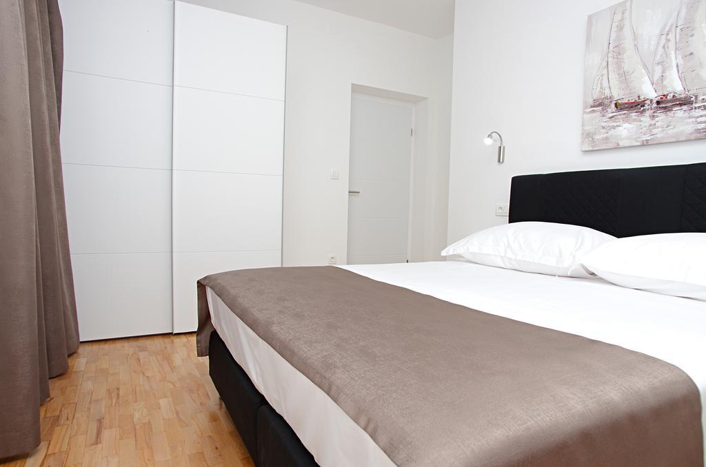 Besker Apartment Trogir Bagian luar foto